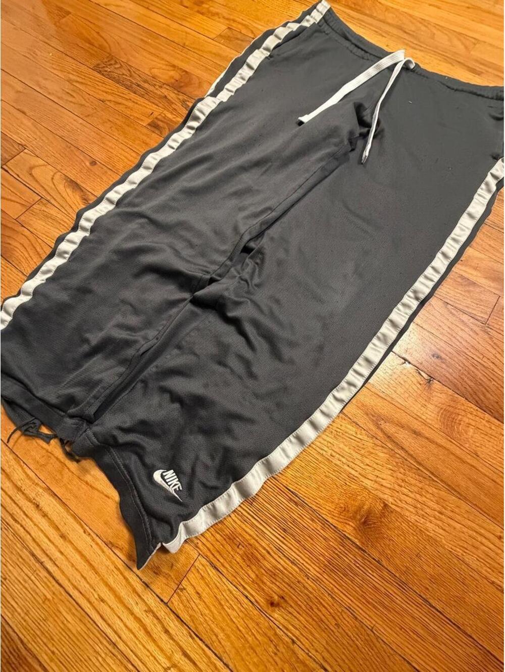Nike Men's Grey and Black Joggers-tracksuit